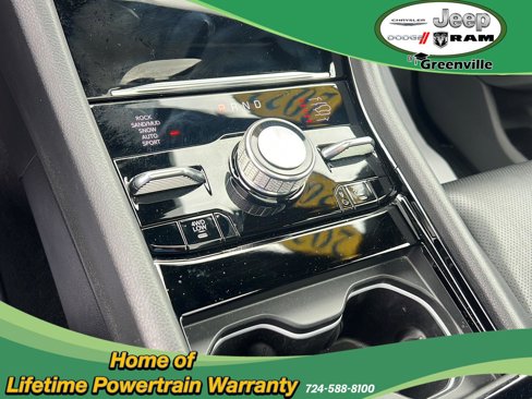 Used 2022 Jeep Grand Cherokee Overland w/ Luxury Tech Group IV image 34
