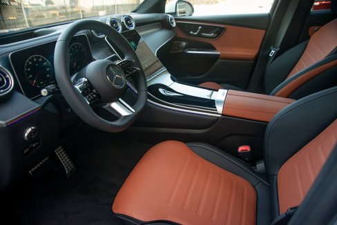 Used 2025 Mercedes-Benz GLC 300 4MATIC image 16
