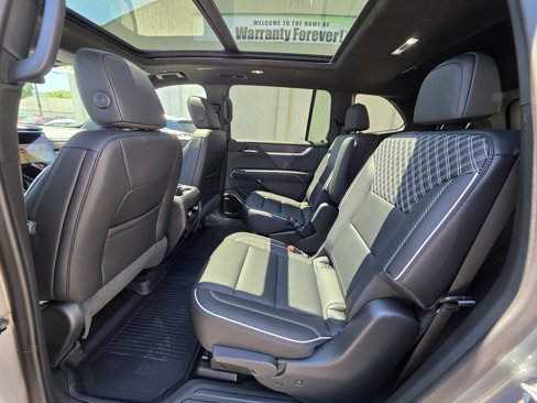 New 2025 GMC Acadia Denali w/ LPO, Floor Liner Package image 21