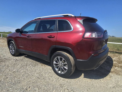 Used 2019 Jeep Cherokee Latitude w/ Popular Appearance Group image 2