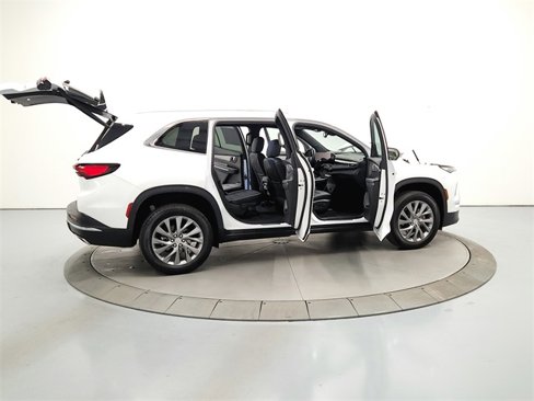 Used 2025 Buick Enclave Preferred image 16