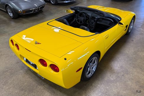 Used 2002 Chevrolet Corvette Convertible w/ Preferred Equipment Group2 image 19