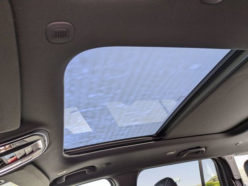 New 2025 Jeep Grand Cherokee Limited w/ Black Appearance Package image 23