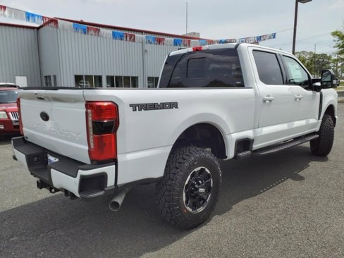 New 2025 Ford F250 XLT w/ Black Appearance Package image 4