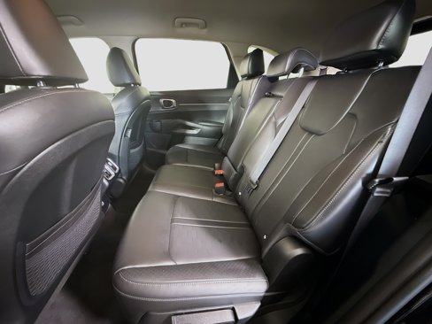 Used 2024 Kia Sorento S image 23