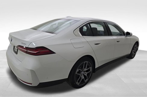 New 2026 BMW 530i xDrive image 9