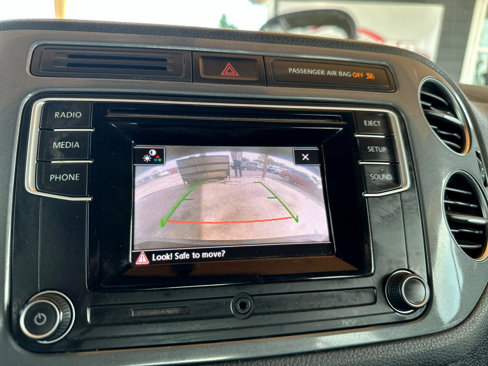Used 2017 Volkswagen Tiguan S image 58