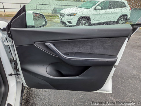 Used 2022 Tesla Model Y Performance image 34