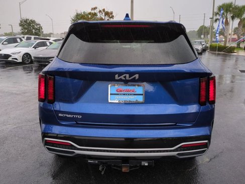 Used 2023 Kia Sorento S image 14