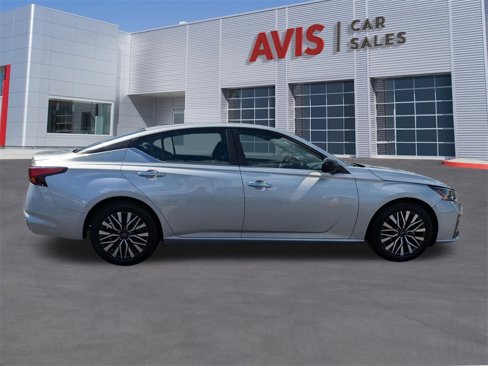 Used 2024 Nissan Altima 2.5 SV image 5