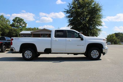 Used 2022 Chevrolet Silverado 2500 LT w/ Convenience Package image 4