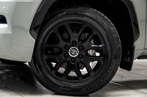 Used 2024 Toyota Sequoia Platinum image 3