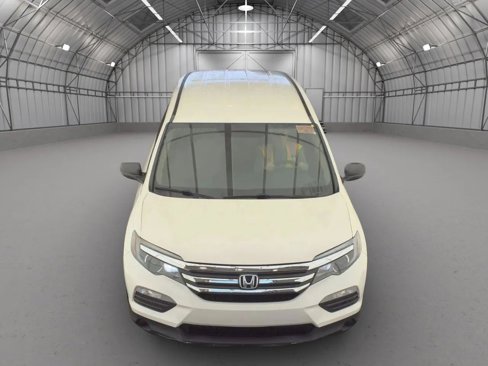 Used 2017 Honda Pilot LX image 2