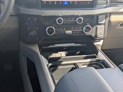New 2025 Ford F350 4x4 Crew Cab Super Duty image 17