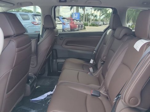 New 2026 Honda Odyssey Touring image 2