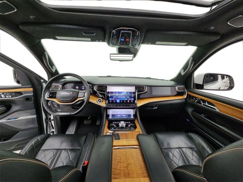 Used 2022 Jeep Grand Wagoneer Series III image 12
