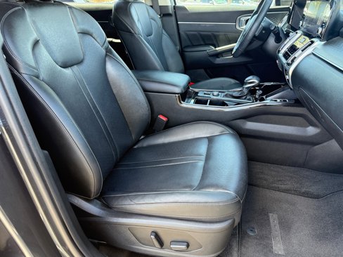 Certified 2022 Kia Sorento SX image 32