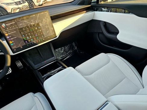 Used 2024 Tesla Model S Plaid image 35