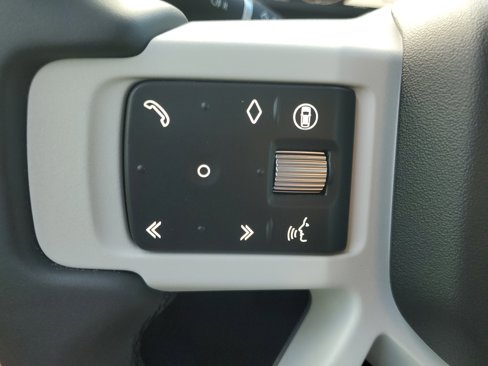 Used 2025 Land Rover Defender 110 S image 15