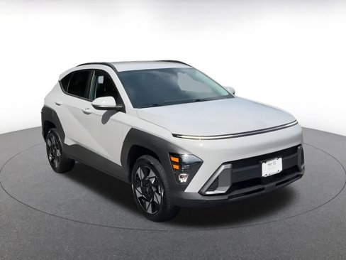 Used 2025 Hyundai Kona SEL image 3