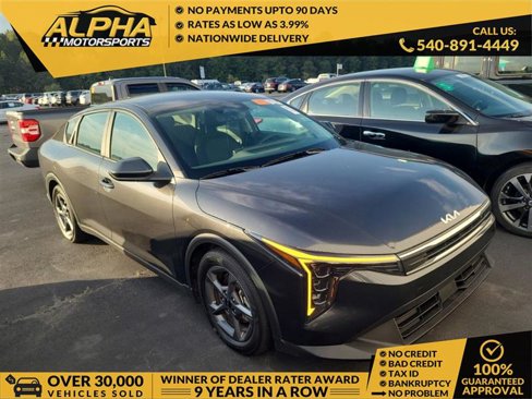 Used 2025 Kia K4 LXS image 1