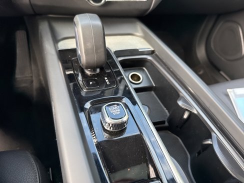 Certified 2025 Volvo XC60 B5 Plus image 15