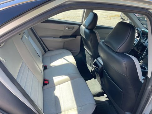 Used 2016 Toyota Camry SE image 31