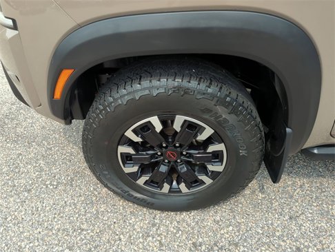 Used 2023 Nissan Frontier PRO-4X w/ Technology Package image 32