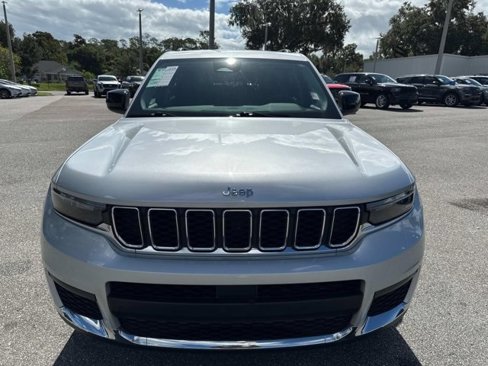 Used 2023 Jeep Grand Cherokee L Laredo image 6