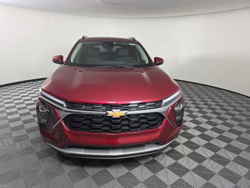 New 2025 Chevrolet Trax LT w/ Driver Confidence Package image 8