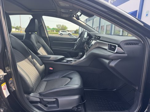 Used 2018 Toyota Camry SE image 28