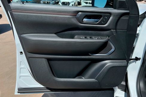 New 2025 Nissan Armada Platinum Reserve image 14