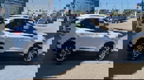 Certified 2022 Ford Escape SE w/ Cold Weather Package image 2