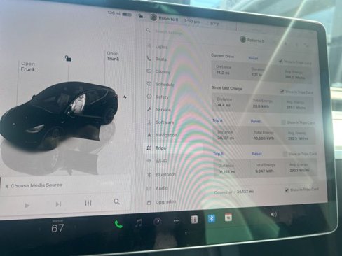 Used 2022 Tesla Model Y Long Range image 9