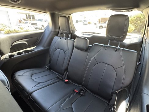 New 2026 Chrysler Pacifica Select w/ S Appearance Package image 26