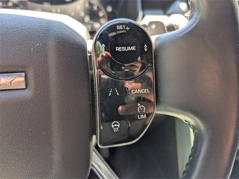 Used 2020 Land Rover Discovery HSE image 19