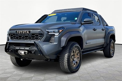 Used 2024 Toyota Tacoma Trailhunter image 2