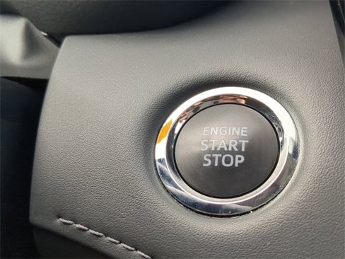 Used 2022 Toyota Highlander XLE image 16