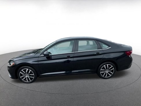 Used 2025 Volkswagen Jetta SE image 9