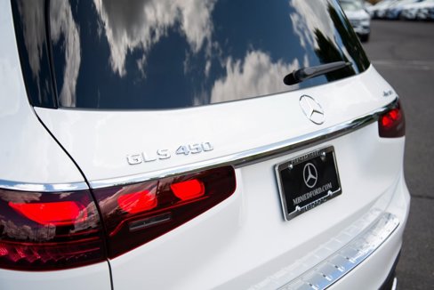 Used 2025 Mercedes-Benz GLS 450 4MATIC image 15