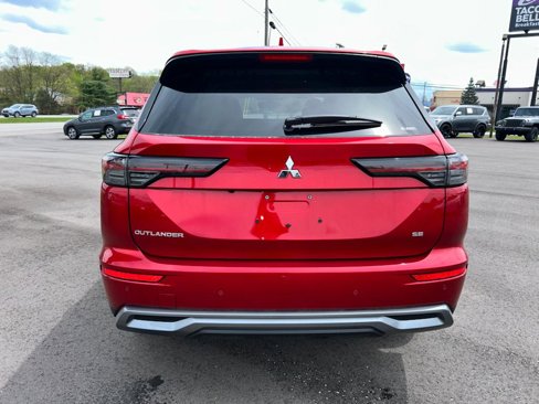 New 2025 Mitsubishi Outlander SE image 6