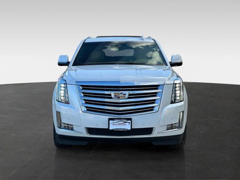 Used 2017 Cadillac Escalade ESV Platinum image 2