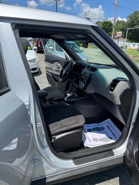 Used 2015 Kia Soul image 27