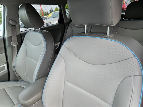 Used 2016 Kia Soul EV + w/ Sun & Fun Package image 11