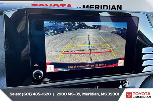 Used 2025 Toyota Camry SE image 15