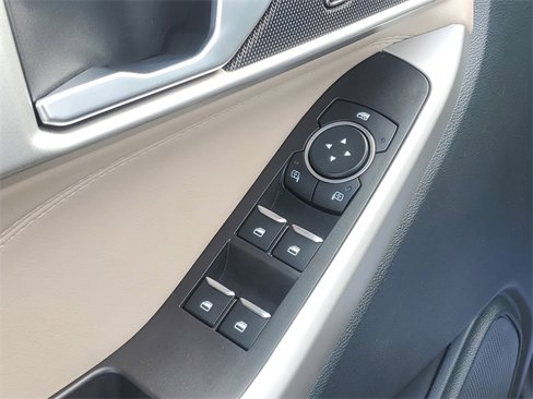 Certified 2023 Ford Explorer XLT image 11