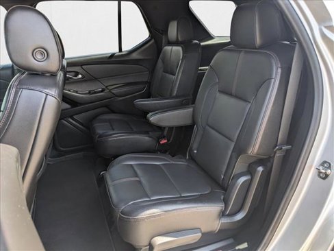Used 2022 Chevrolet Traverse RS image 19