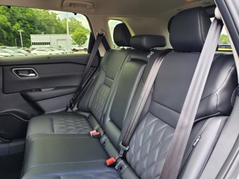New 2025 Nissan Rogue Platinum w/ Platinum Premium Package image 10