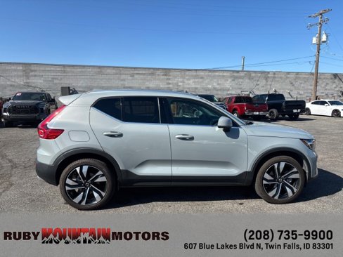 Used 2024 Volvo XC40 B5 Ultimate w/ Protection Package Premier image 8