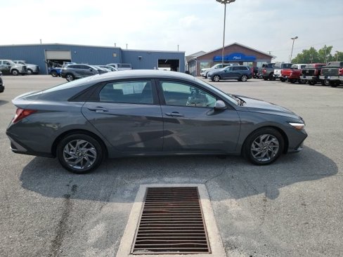 Used 2024 Hyundai Elantra SEL image 7